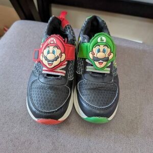 Nintendo Kids Sneakers - Super Mario Brothers Mario And Luigi Size 13